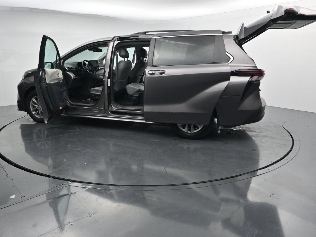 2023 Toyota Sienna XLE 7 Passenger