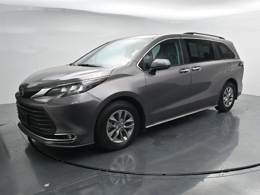 2023 Toyota Sienna XLE 7 Passenger