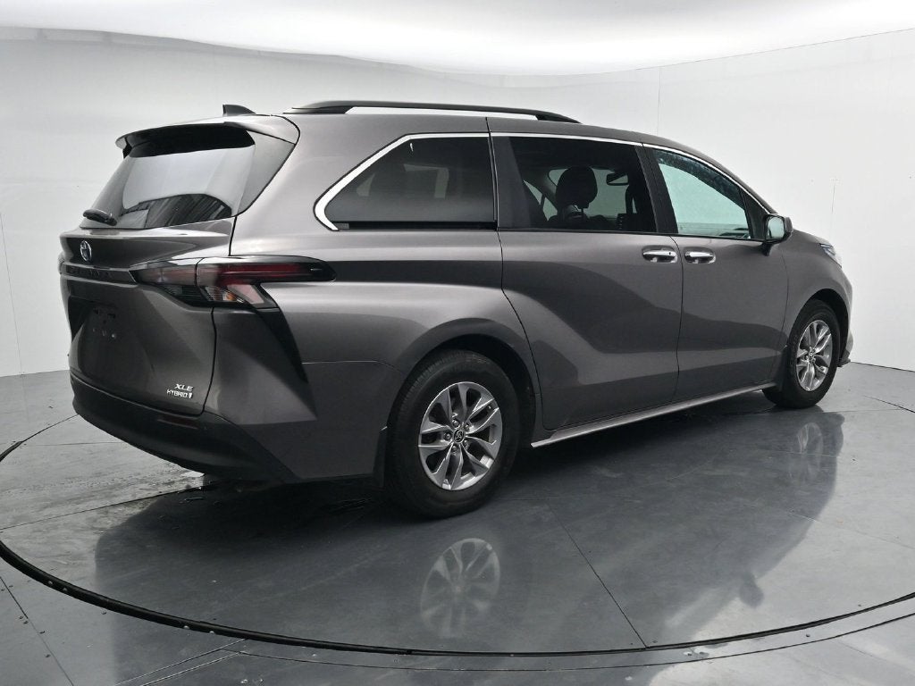 2023 Toyota Sienna XLE 7 Passenger