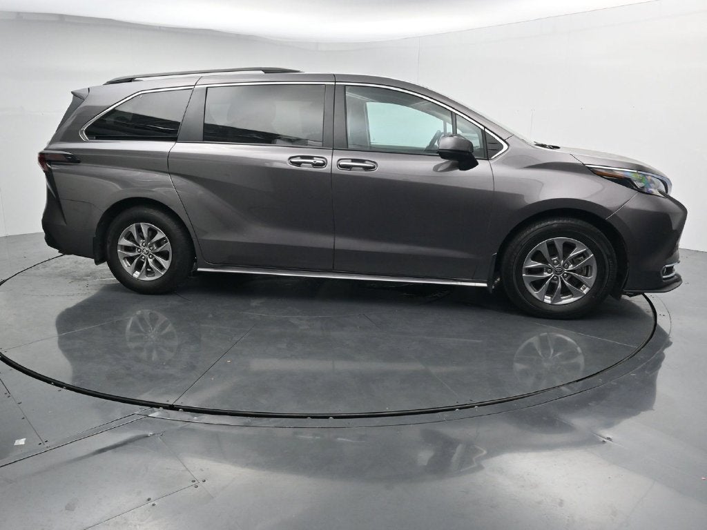 2023 Toyota Sienna XLE 7 Passenger