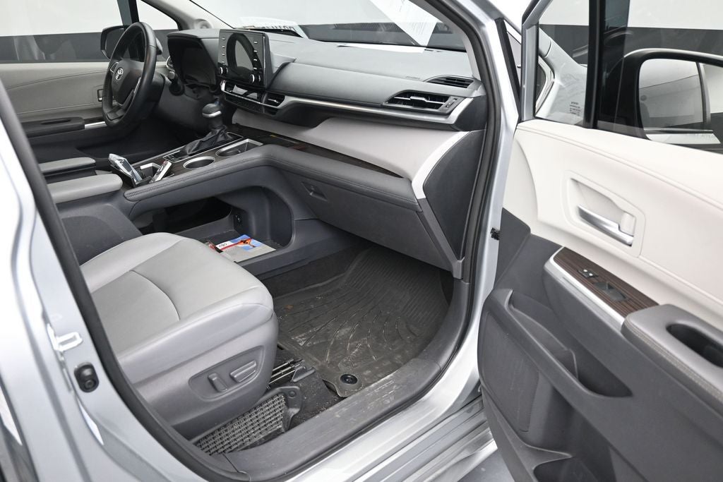 2021 Toyota Sienna XLE 7 Passenger