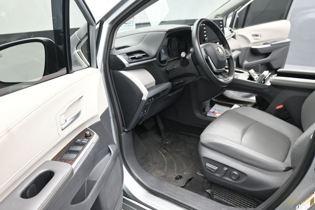 2021 Toyota Sienna XLE 7 Passenger