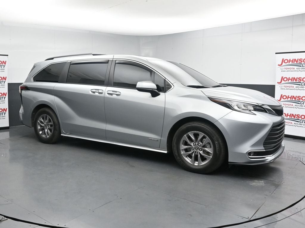 2021 Toyota Sienna XLE 7 Passenger