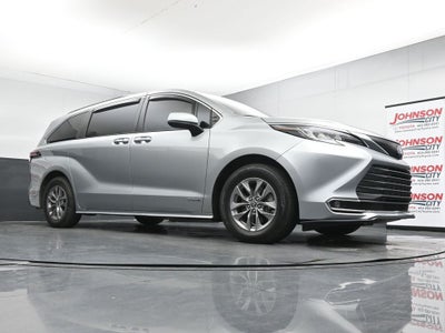 2021 Toyota Sienna XLE 7 Passenger