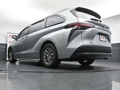 2021 Toyota Sienna XLE 7 Passenger