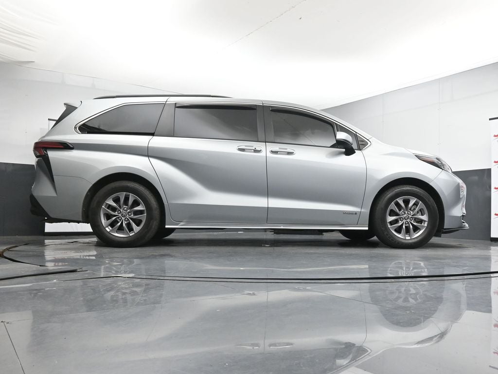 2021 Toyota Sienna XLE 7 Passenger