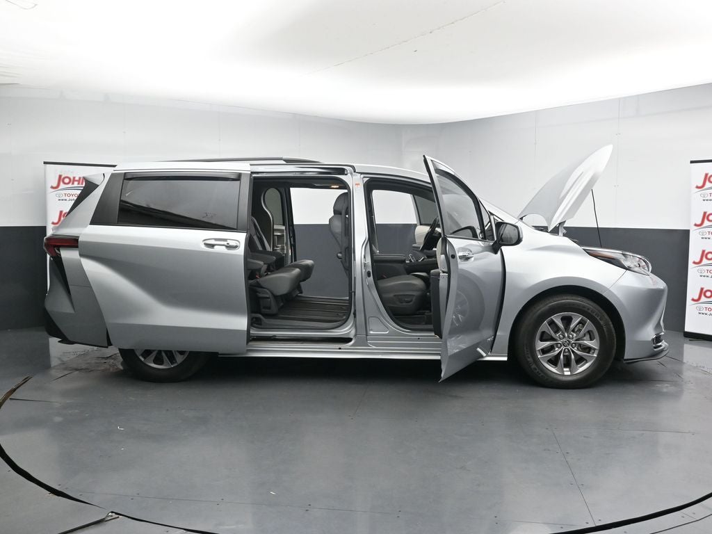 2021 Toyota Sienna XLE 7 Passenger