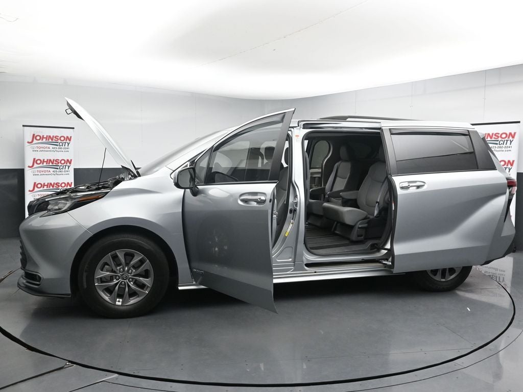 2021 Toyota Sienna XLE 7 Passenger