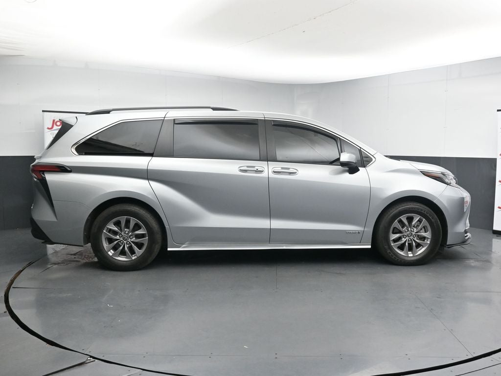 2021 Toyota Sienna XLE 7 Passenger