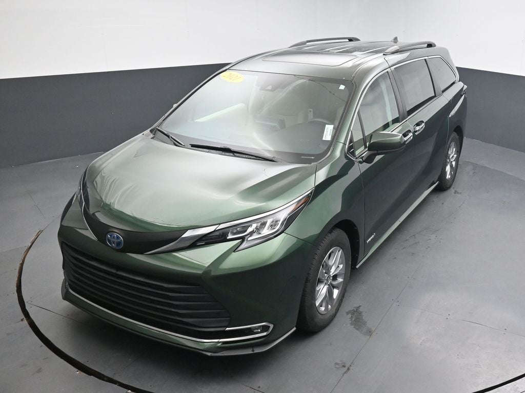 2021 Toyota Sienna XLE 7 Passenger