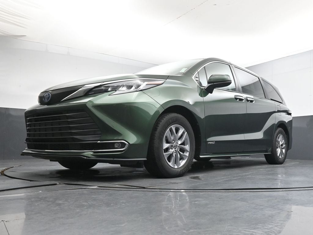 2021 Toyota Sienna XLE 7 Passenger
