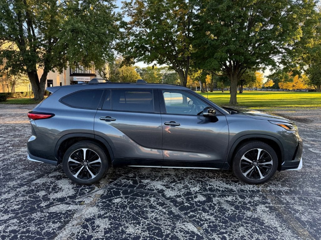 2022 Toyota Highlander XSE