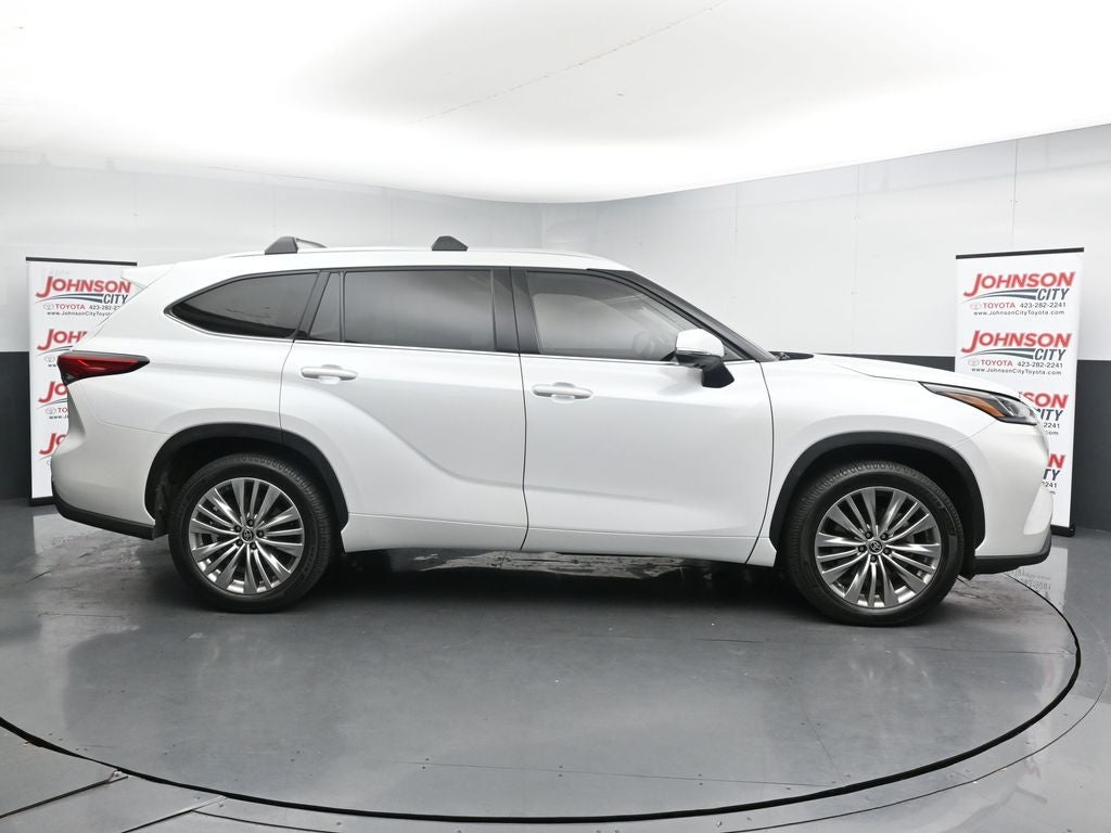 2023 Toyota Highlander Platinum