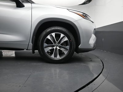 2023 Toyota Highlander XLE AWD