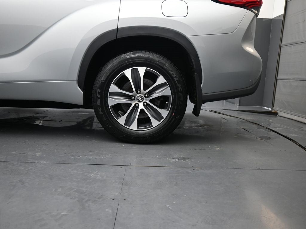 2023 Toyota Highlander XLE AWD