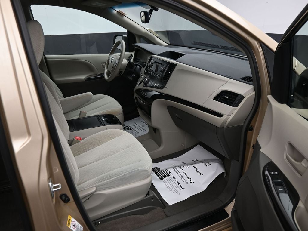 2014 Toyota Sienna LE
