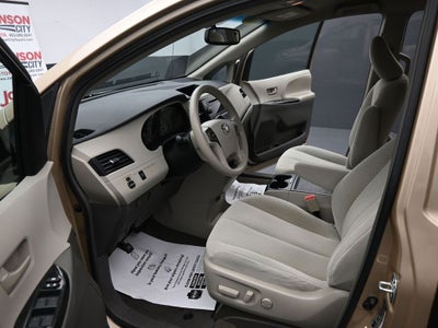 2014 Toyota Sienna LE