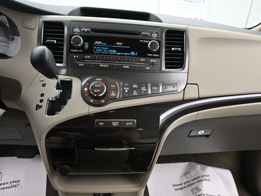 2014 Toyota Sienna LE