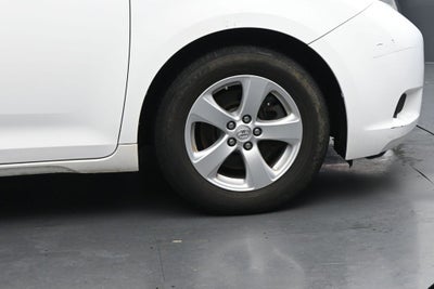 2015 Toyota Sienna LE 8 Passenger