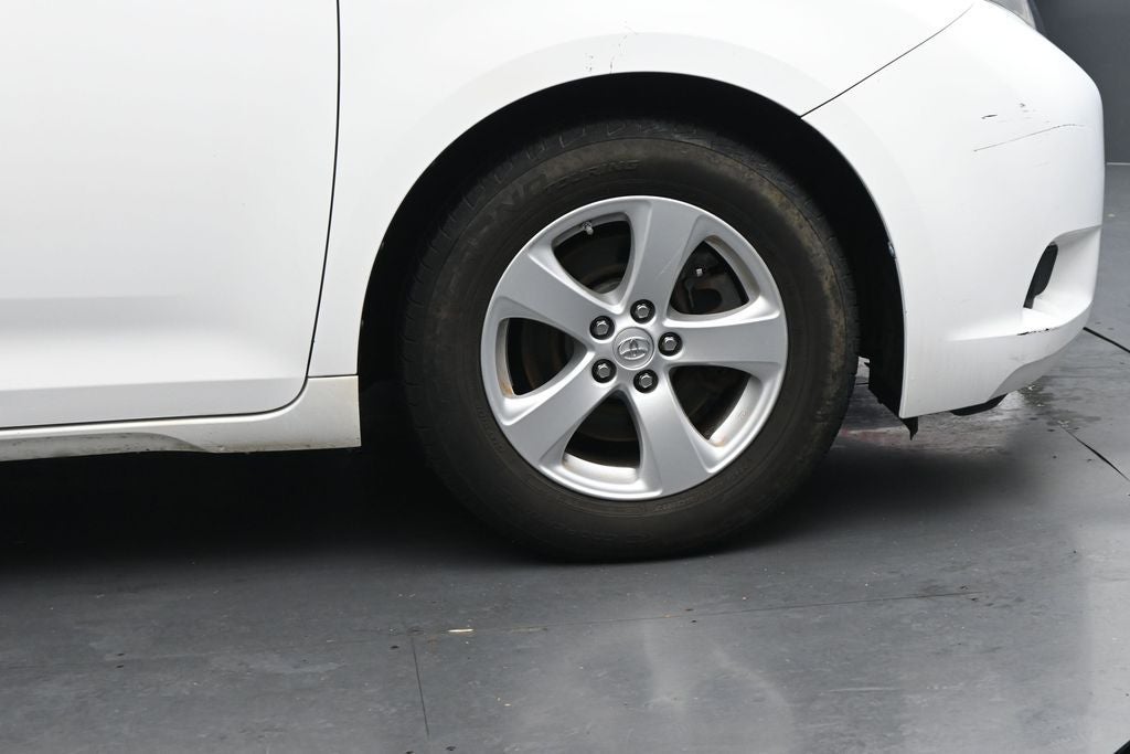 2015 Toyota Sienna LE 8 Passenger