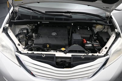 2015 Toyota Sienna LE 8 Passenger