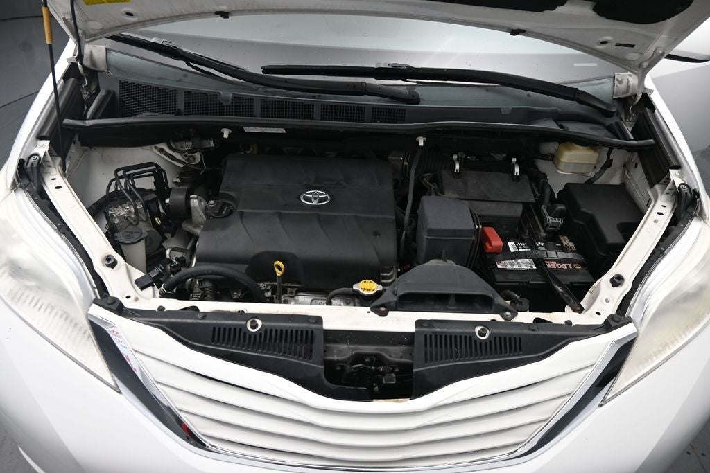 2015 Toyota Sienna LE 8 Passenger