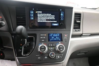 2015 Toyota Sienna LE 8 Passenger