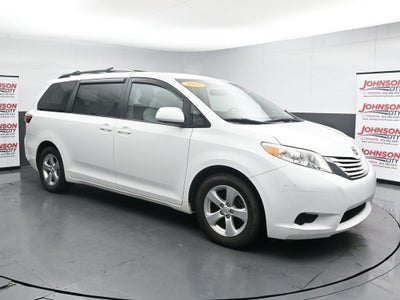 2015 Toyota Sienna LE 8 Passenger