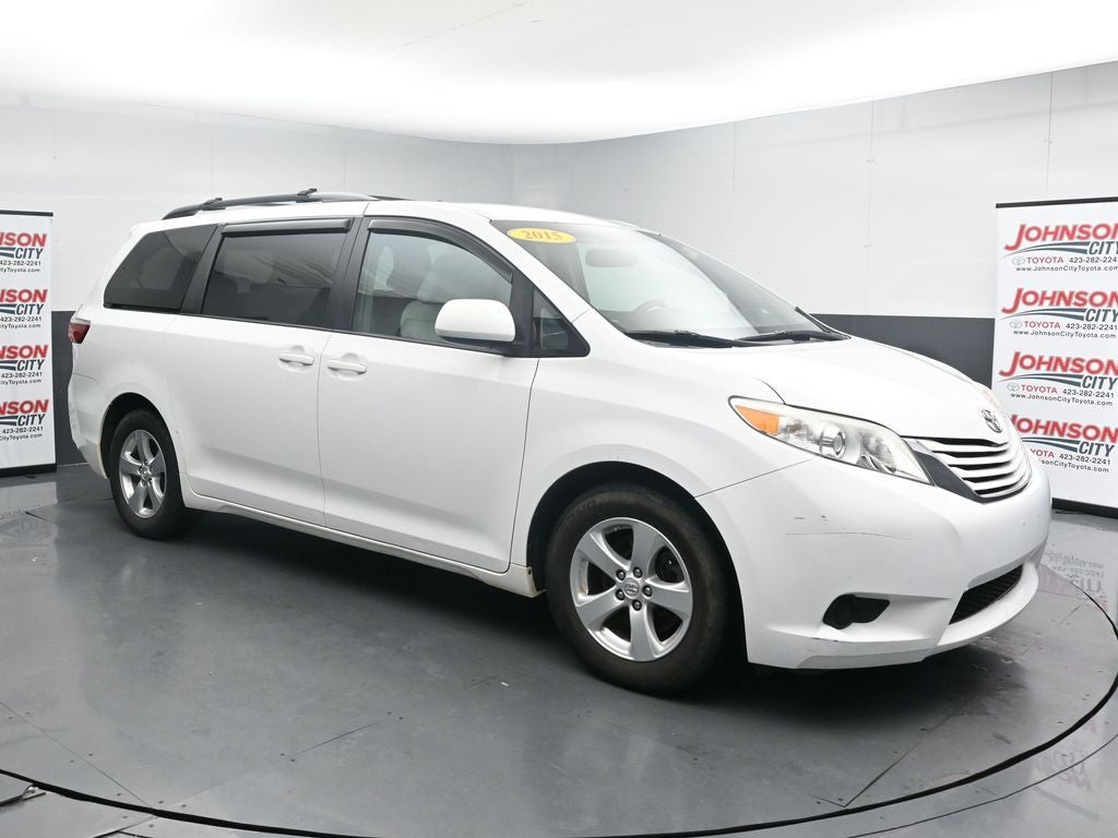 2015 Toyota Sienna LE 8 Passenger
