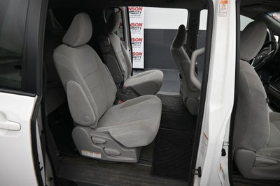 2015 Toyota Sienna LE 8 Passenger