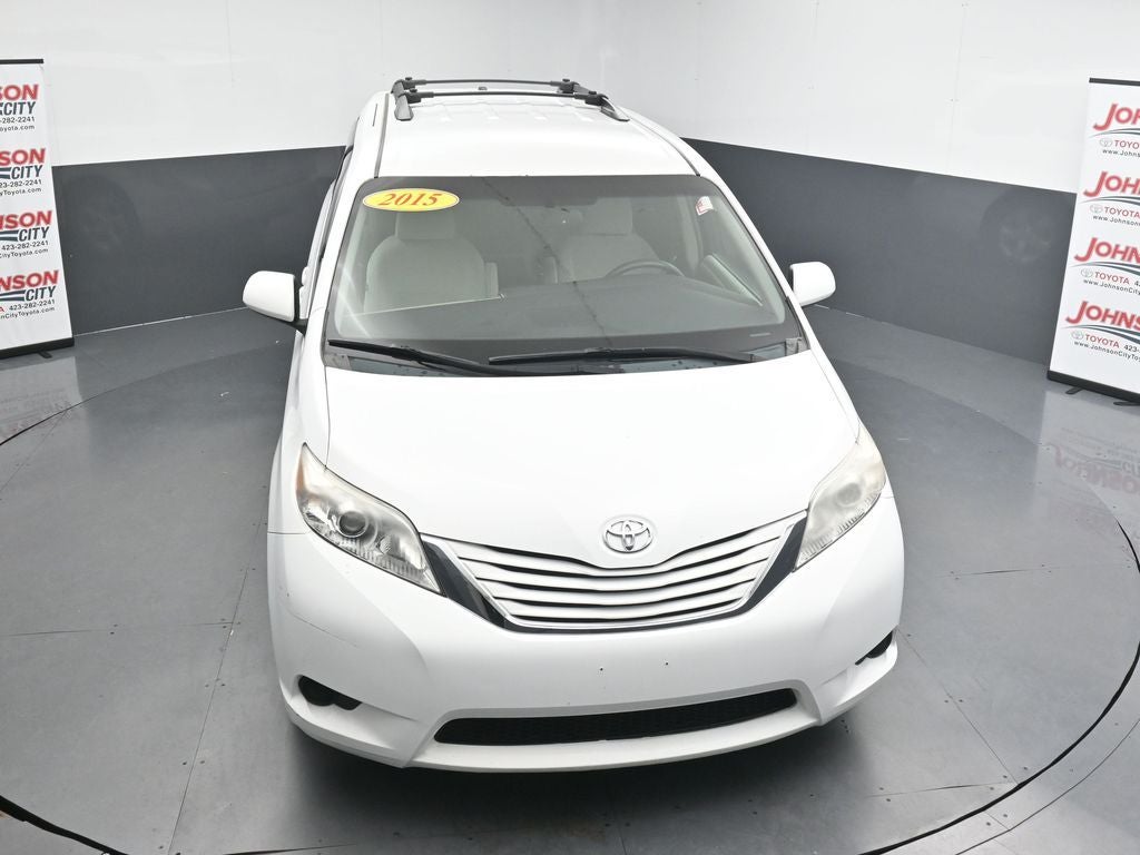 2015 Toyota Sienna LE 8 Passenger