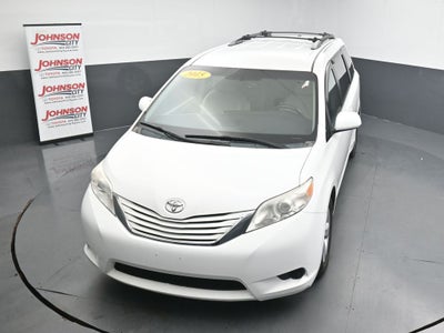 2015 Toyota Sienna LE 8 Passenger