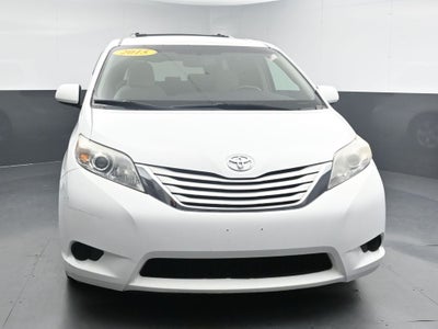 2015 Toyota Sienna LE 8 Passenger