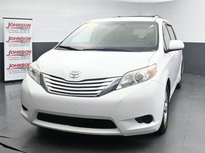 2015 Toyota Sienna LE 8 Passenger