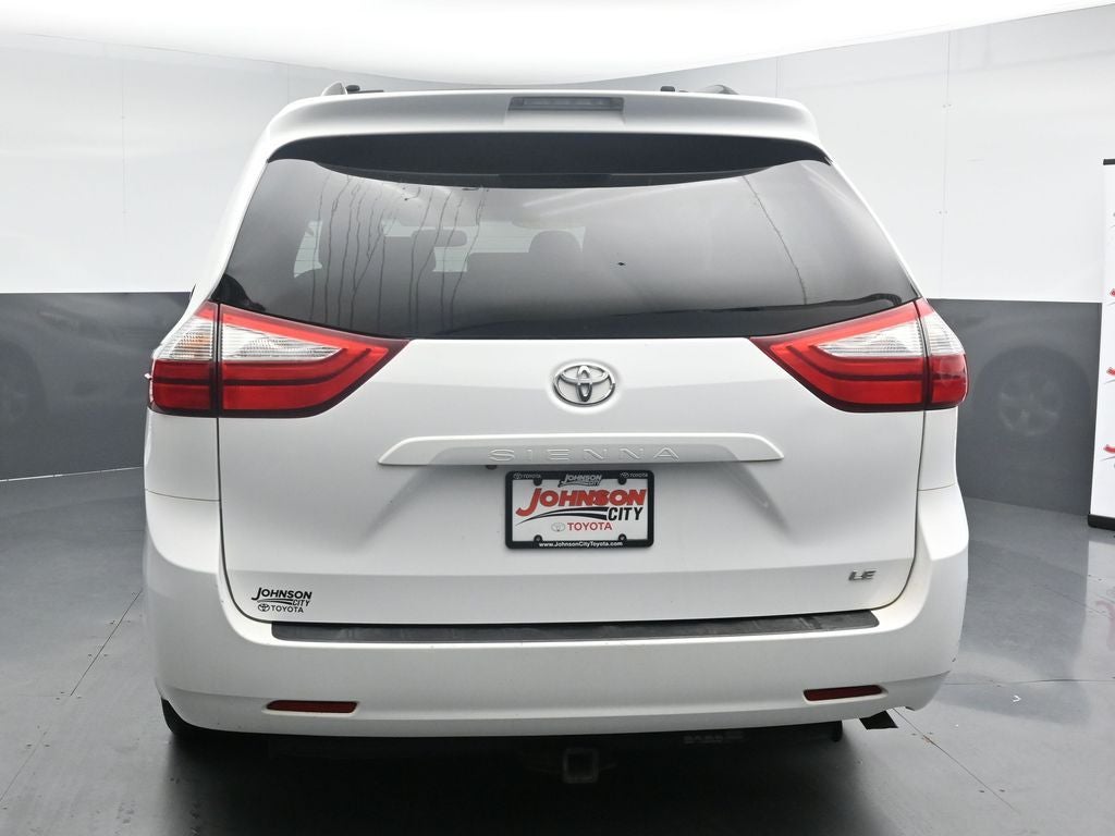 2015 Toyota Sienna LE 8 Passenger