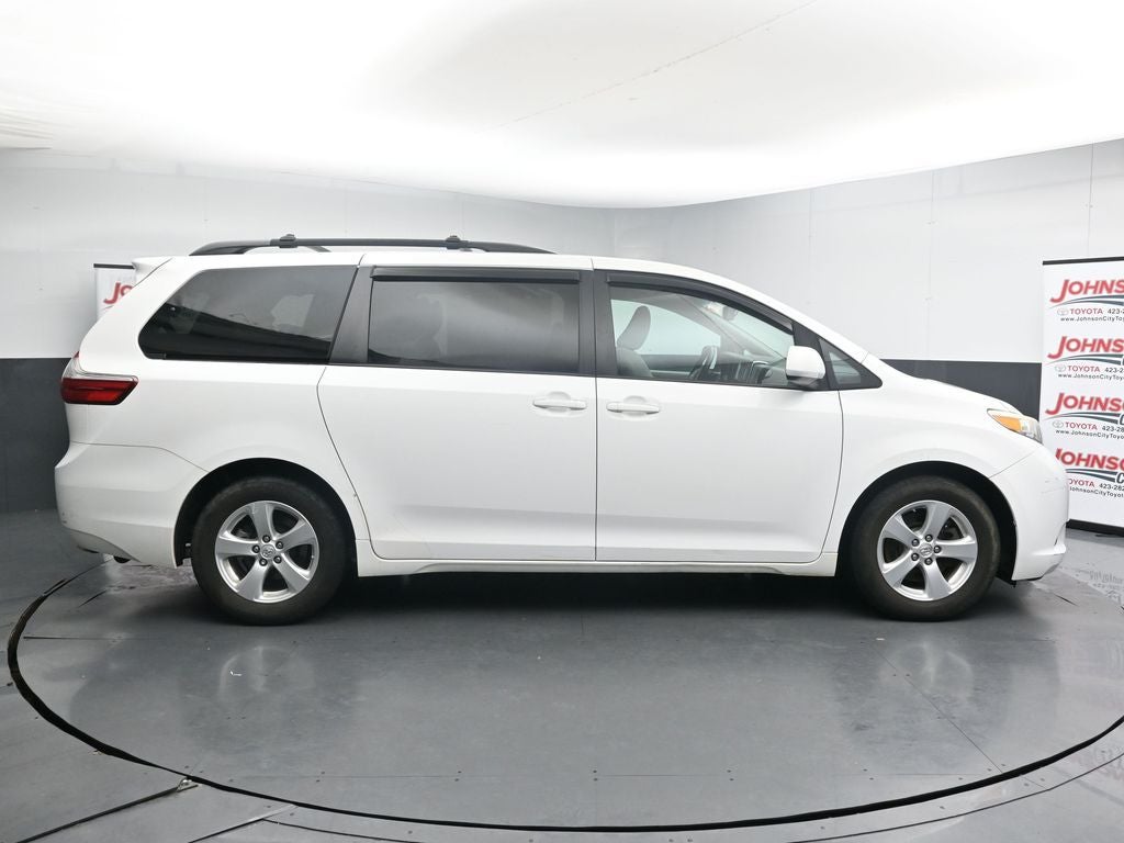 2015 Toyota Sienna LE 8 Passenger