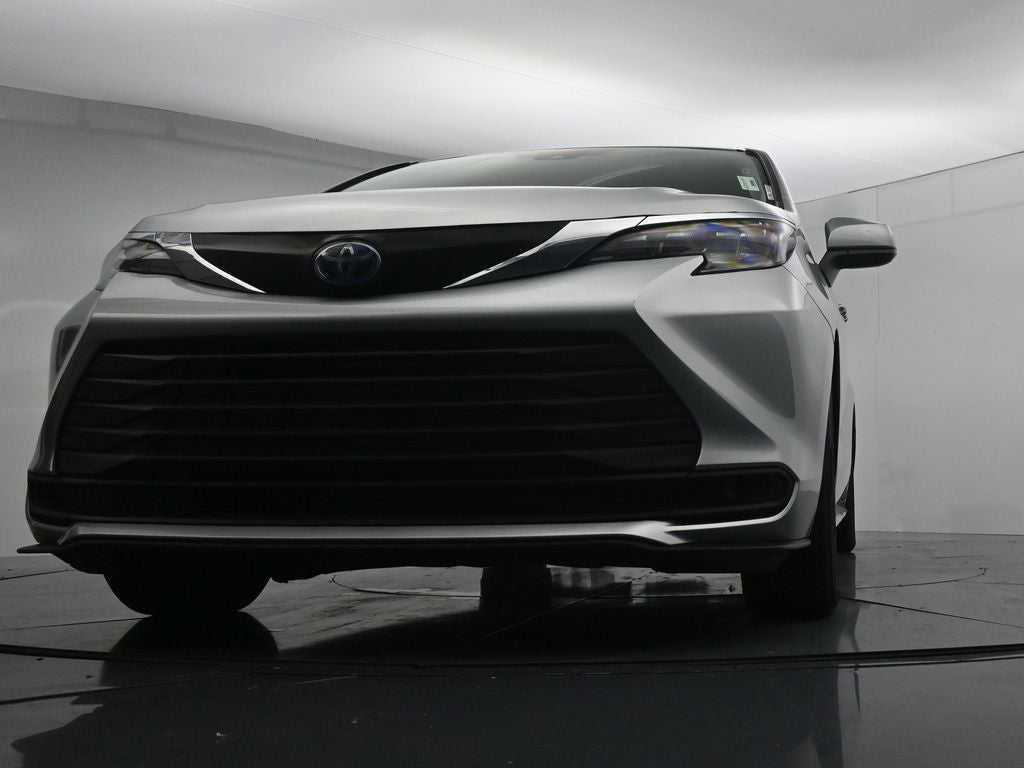 2024 Toyota Sienna LE 8 Passenger