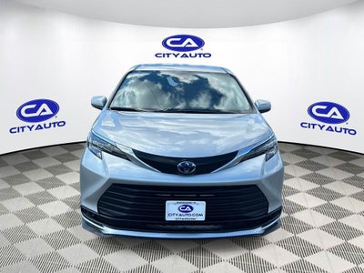 2024 Toyota Sienna LE 8 Passenger