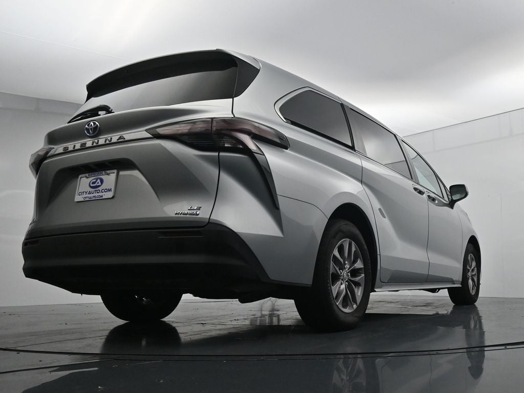 2024 Toyota Sienna LE 8 Passenger