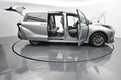 2024 Toyota Sienna LE 8 Passenger