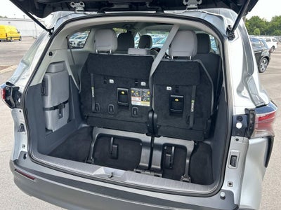2024 Toyota Sienna LE 8 Passenger