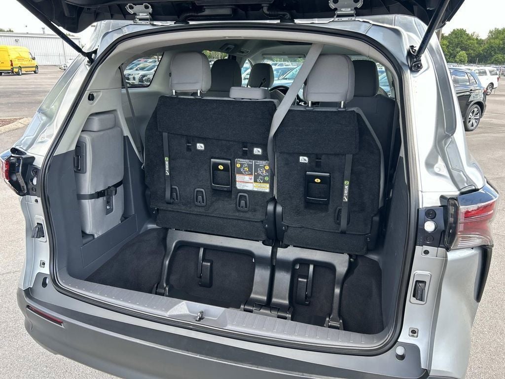 2024 Toyota Sienna LE 8 Passenger