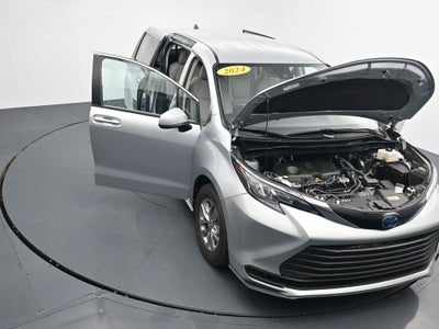 2024 Toyota Sienna LE 8 Passenger