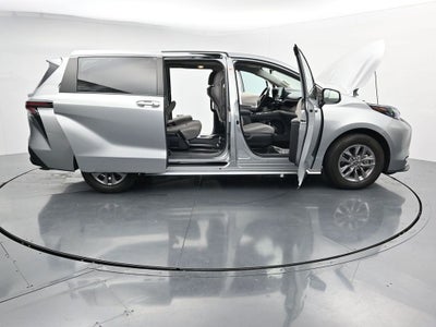 2024 Toyota Sienna LE 8 Passenger