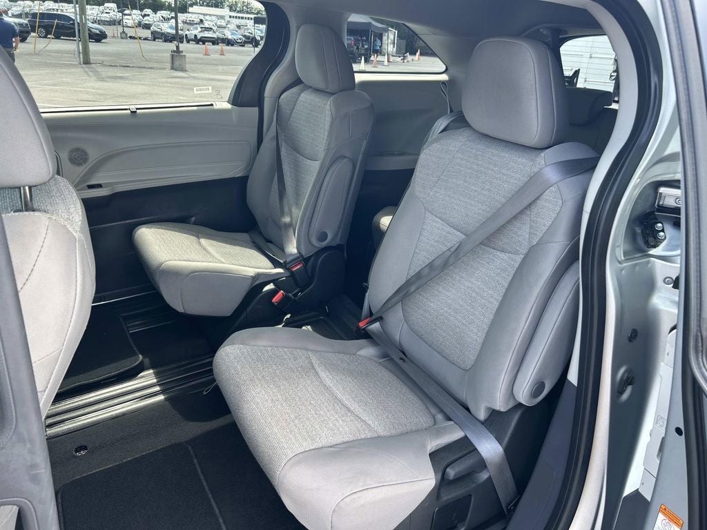 2024 Toyota Sienna LE 8 Passenger