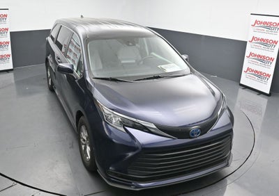 2024 Toyota Sienna LE 8 Passenger