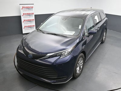 2024 Toyota Sienna LE 8 Passenger