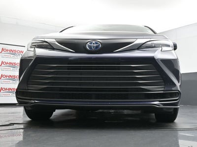 2024 Toyota Sienna LE 8 Passenger