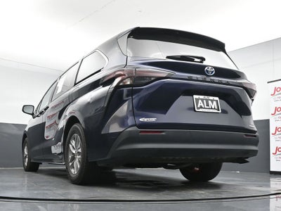 2024 Toyota Sienna LE 8 Passenger