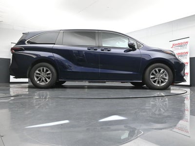 2024 Toyota Sienna LE 8 Passenger